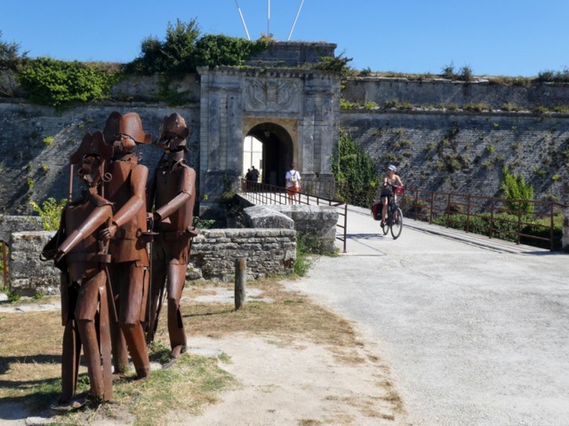 Een fietstocht naar de citadel Le Château d’Oléron.