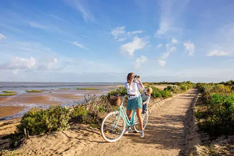 A velo sur le sentier du littoral entre le teich et gujan g 480x320 1