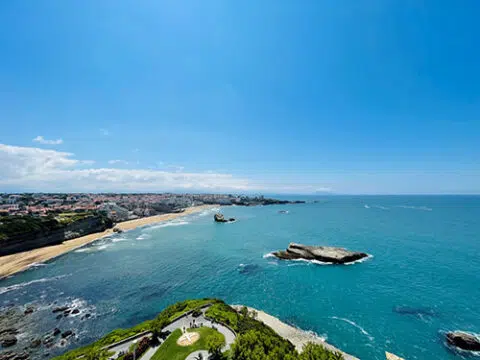 Emmy martens pour biarritz tourisme phare biarritz 4 480x360.jpg