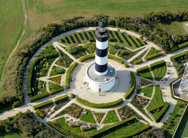 Phare chassiron©otiomn medium