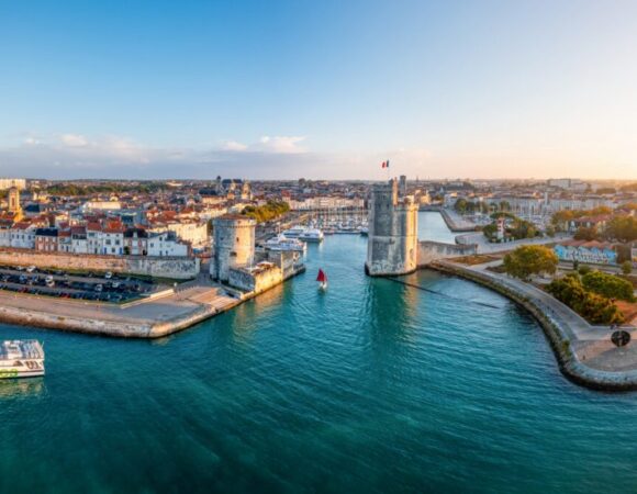 Vue aerienne chenal du vieux port de la rochelle 45552 1200px 980x551 1