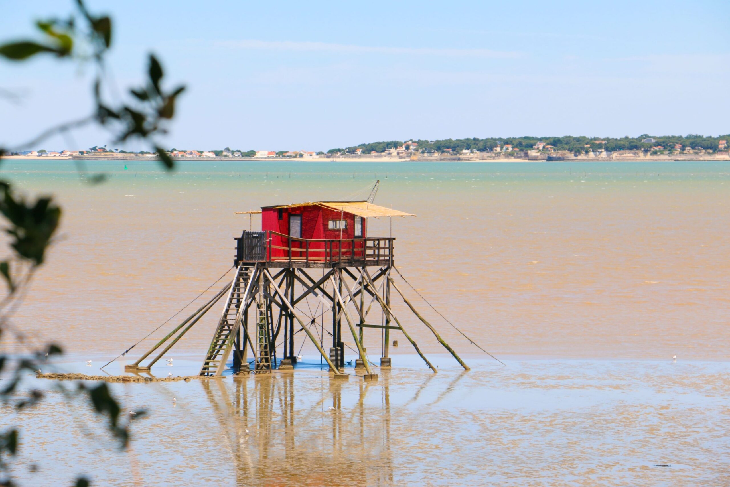 Rochefort ocean port des barques ile madame carrelet © caroline jarry ot rochefort ocean scaled 1